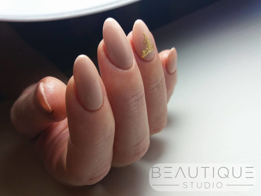 The Woman Magazine - Beautique Studio 8
