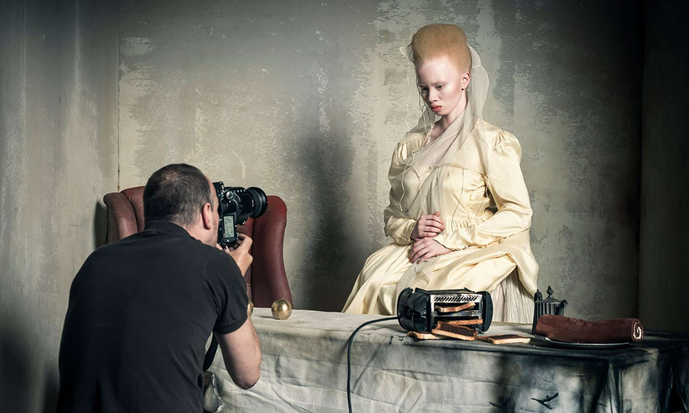 The Woman Magazine - articol - Pirelli Calendar 5
