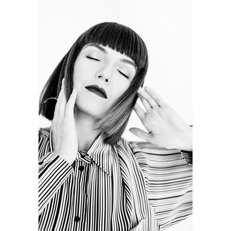 Raluca Ciornea - The Woman Magazine: Alexandra Ungureanu