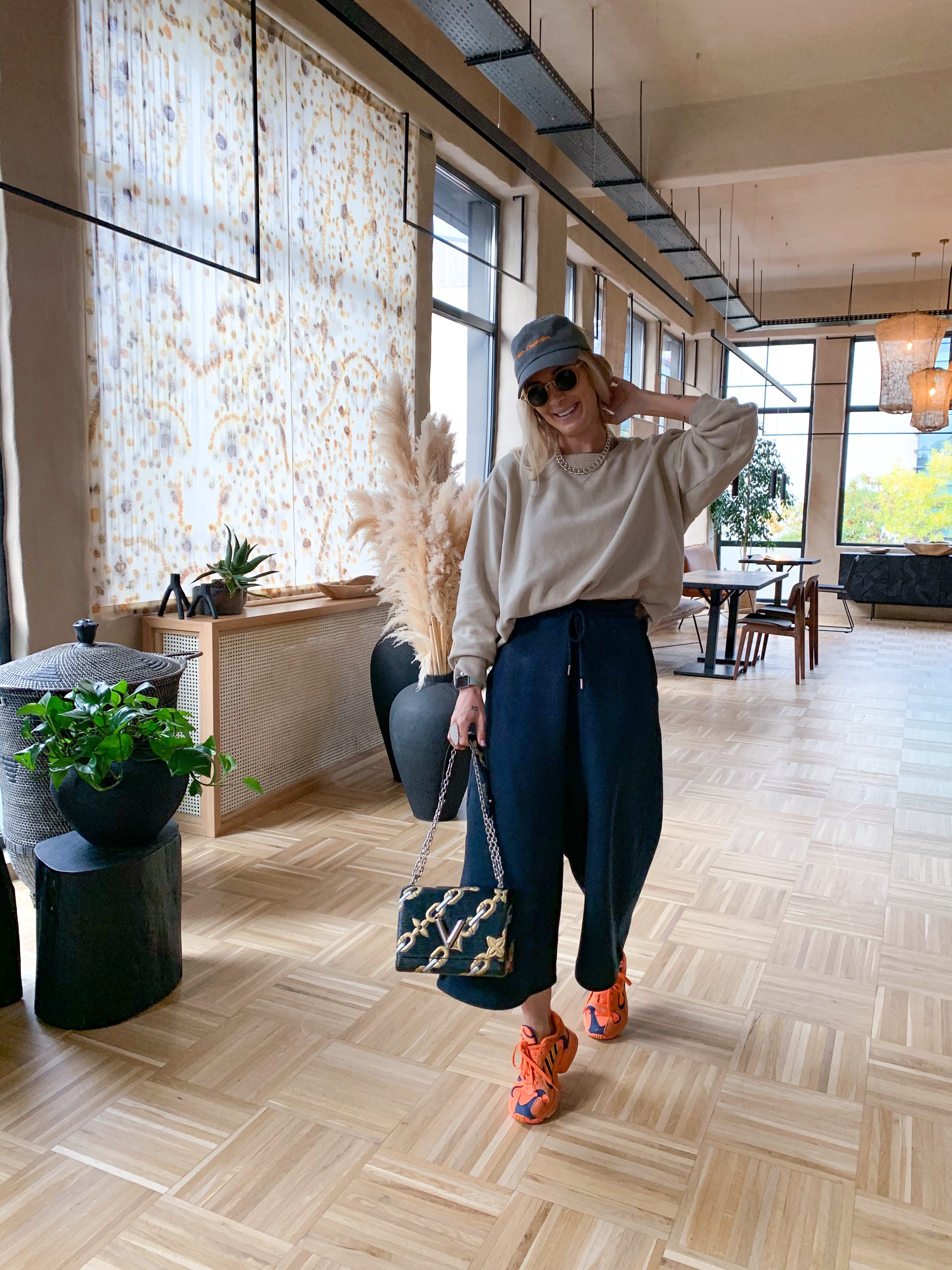 Adriana Matei @Hypewit x The Woman (1)