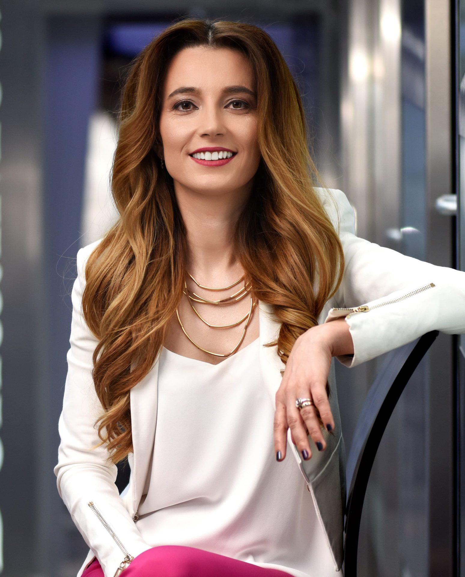 Mariana Velisarato, Director Executiv al Clinicilor DentalMed x The Woman (1) (1)