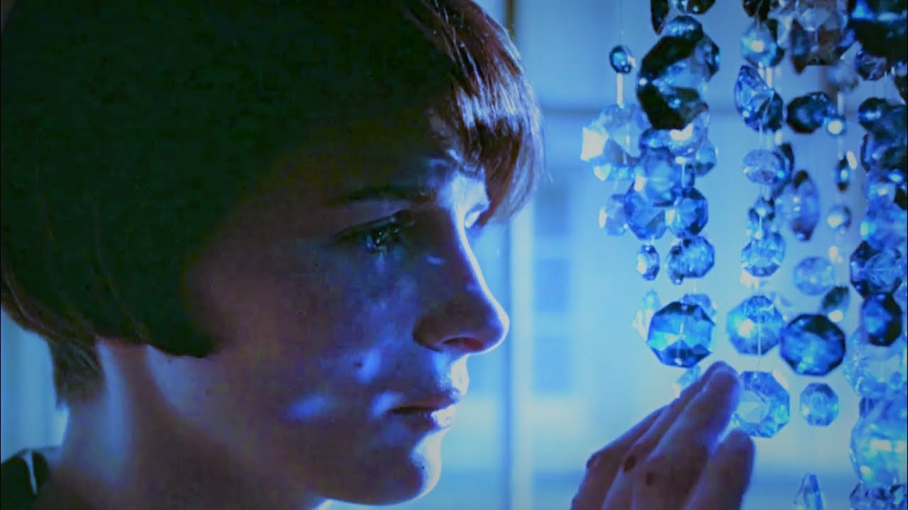 Trei culori - Albastru, r. Krzysztof Kieślowski