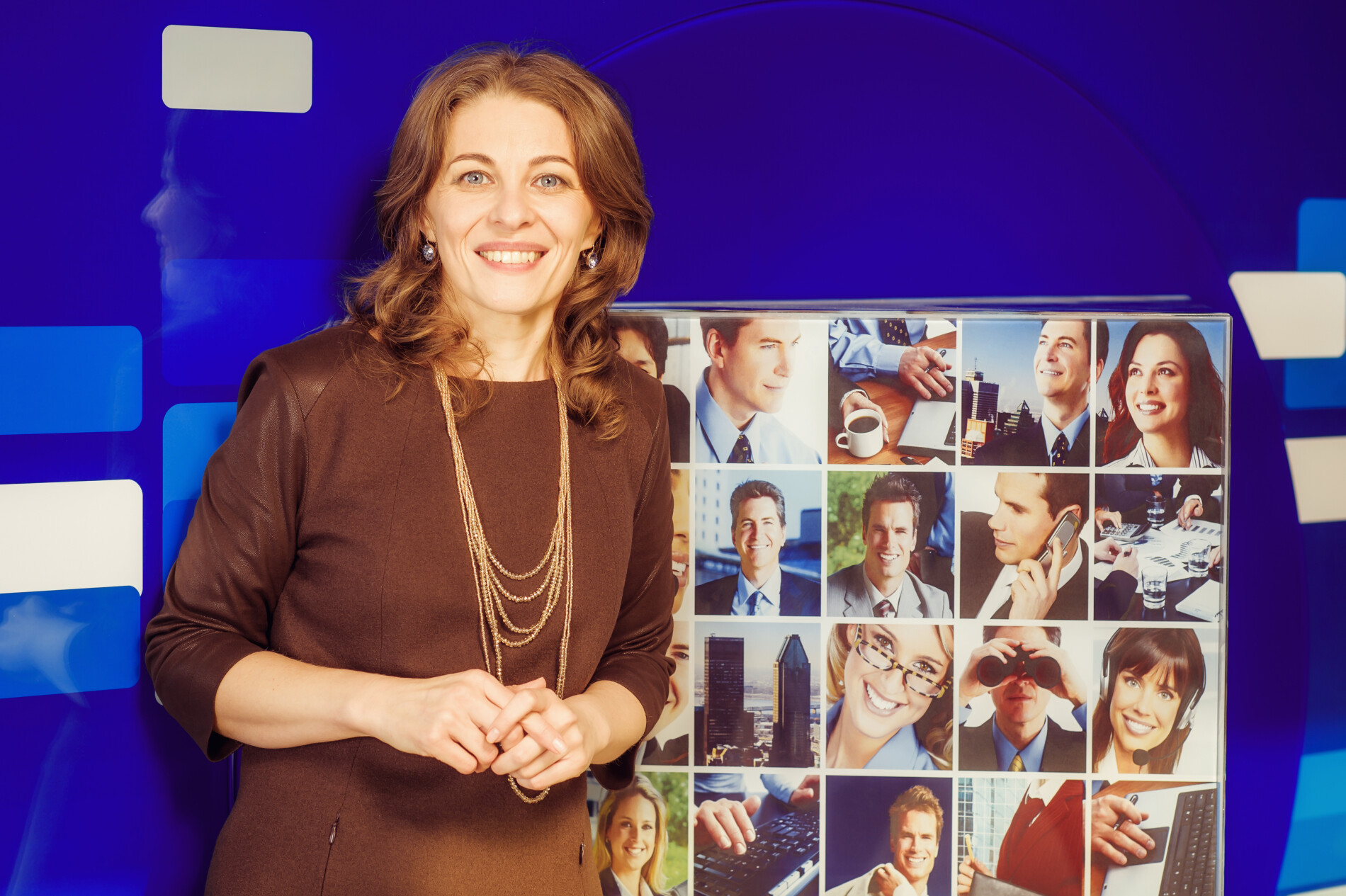 ALINA MURESAN HR THE WOMAN