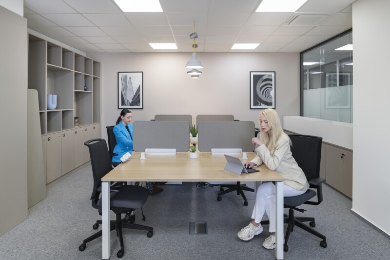back to office with regus 2022 x the woman1