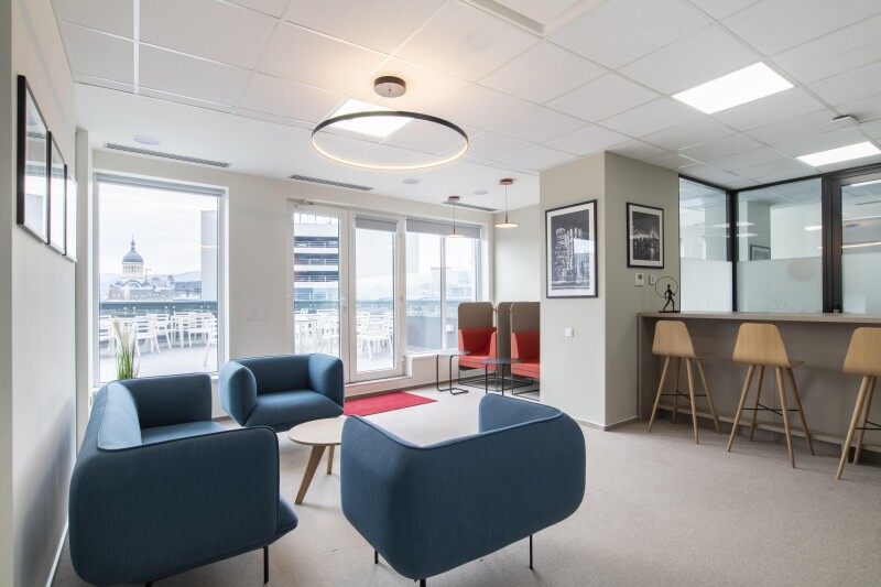 back to office with regus 2022 x the woman15